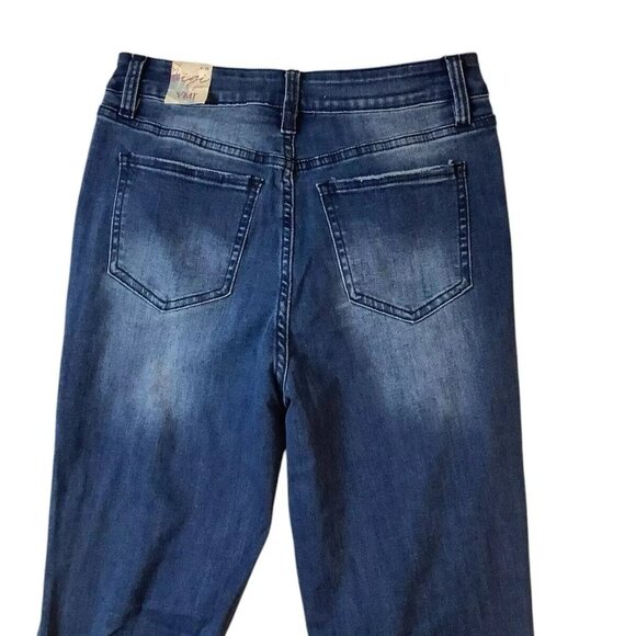 NWT YMI Jeans Gigi High Rise Fit To Twisted Flare Frayed Blue Womens Size 5/27 - Picture 6 of 9